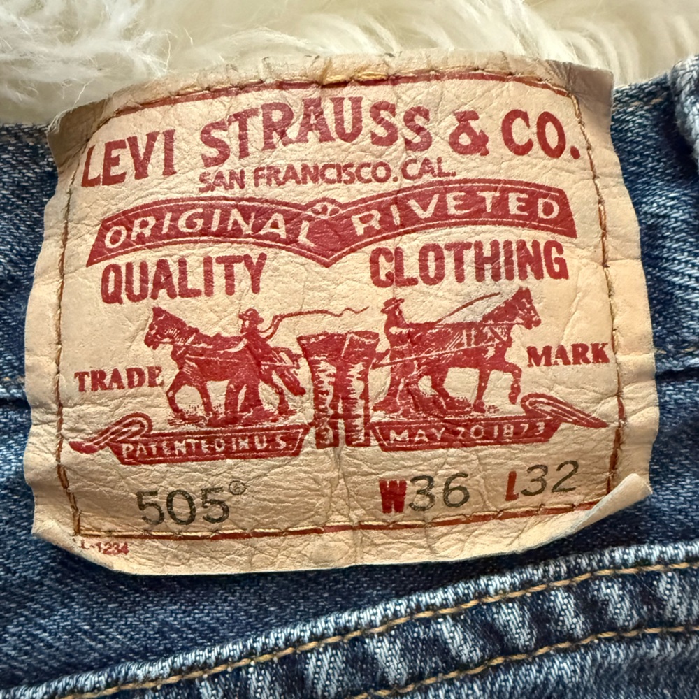 Vintage Levi's 505 Regular Fit jeans, size 36x32 red tab classic straight-leg